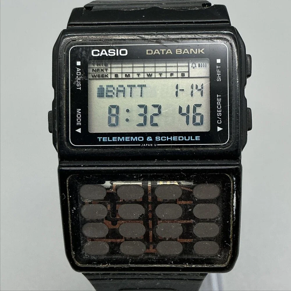 Vintage Casio DBC-61 Mens Watch 32mm Data Bank RUNNING DAMAGED KEYPAD FOR PARTS